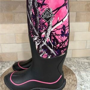 Muck Boot Company Women’s Tall Waterproof Neoprene Boots Pink Camo | Size 7